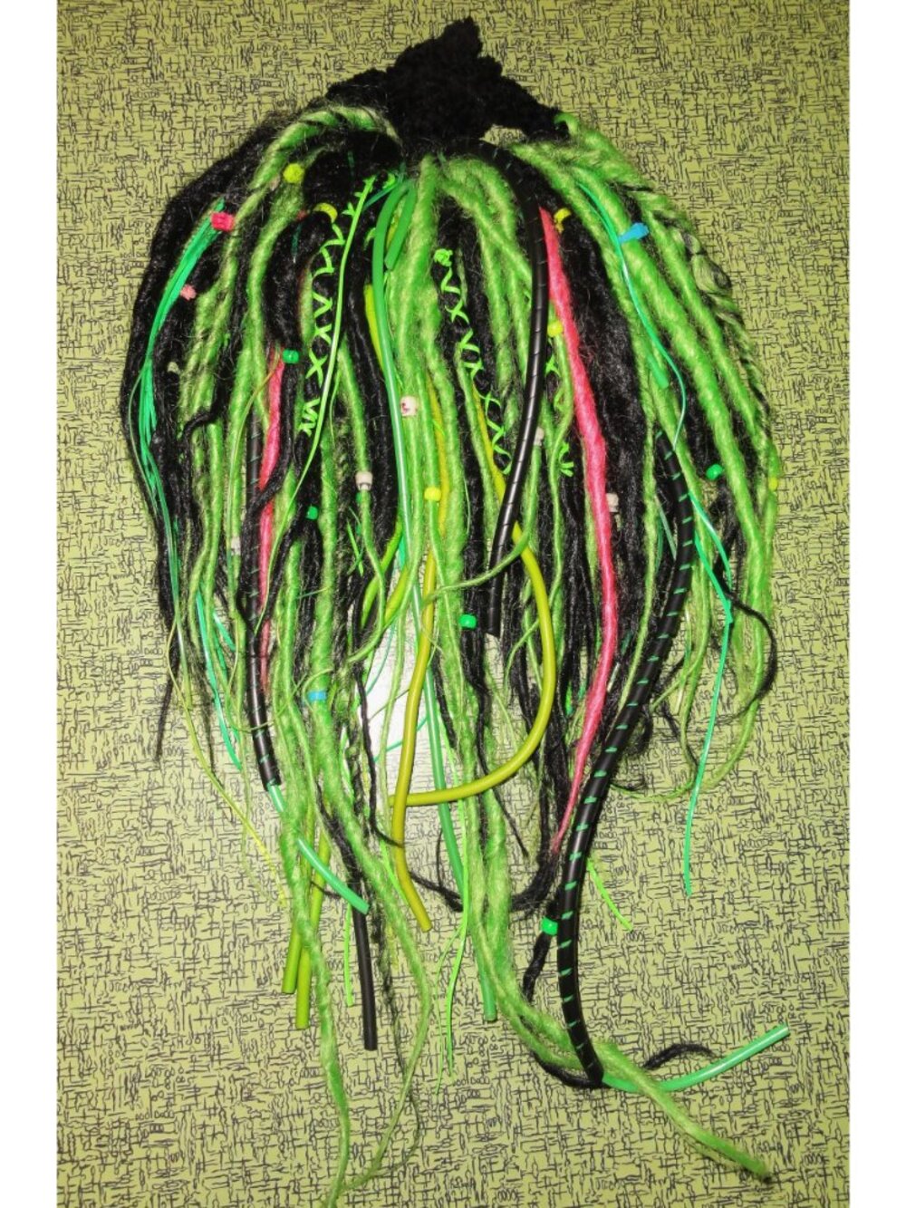Single Green & Black Dread Falls rexlace tubing beads hair extensions dreads - Picture 15 of 16
